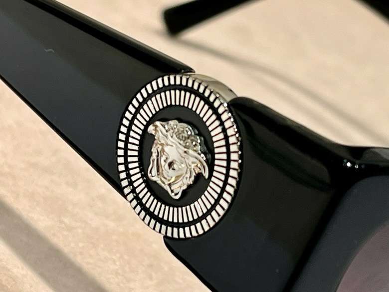 Picture of Versace Sunglasses _SKUfw56588498fw